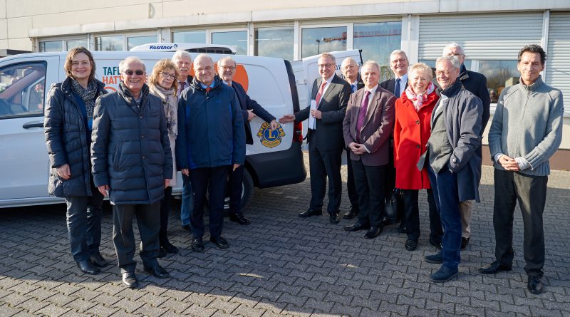 Sechs Lions Clubs Unterstutzen Die Tafel Weinstadt Journal